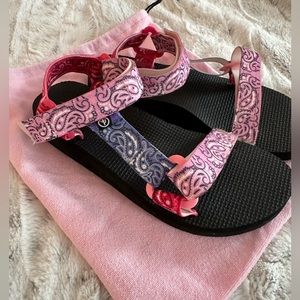 Arizona Love bandana strap sandals